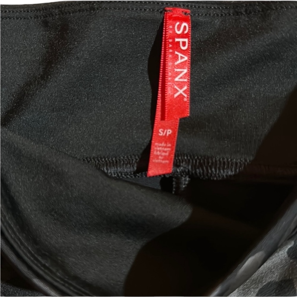 Spanx Faux Leather Camo Leggings Matte Black - Picture 6 of 7